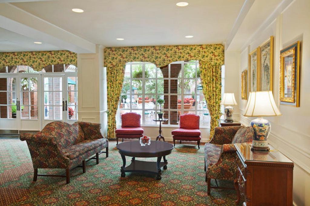 Williamsburg Hospitality House Interior foto